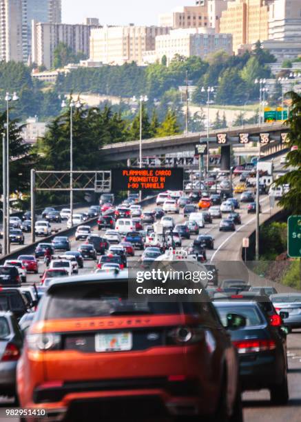 highway traffic to seattle, washington - peeter viisimaa or peeterv stock pictures, royalty-free photos & images