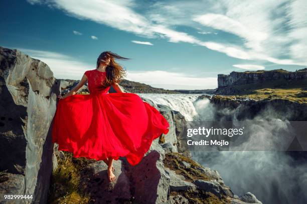 photo by: mojlo - catarata dettifoss fotografías e imágenes de stock