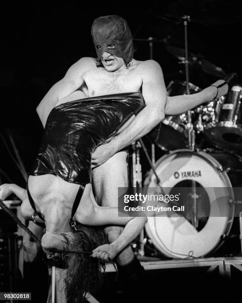 Re Styles and Fee Waybill of The Tubes performing 'Mondo Bondage' with the Tubes at Winterland in San Francisco, California on December 28, 1978.