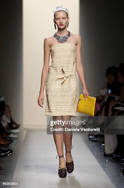 Model walks down the runway during the Bottega Veneta show as part of Milan Womenswear Fashion Week Spring/Summer 2010 at on September 26, 2009 in...