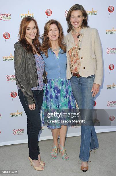 Actresses Brenda Strong, Dana Delany, and Andrea Bowen attend the celebrity rally on ABC's Wisteria Lane to raise awareness about child hunger on...