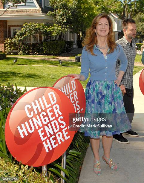 Actress Dana Delany attends the Child Hunger Awareness rally on the Wisteria Lane "Desperate Housewives" set at Universal Studios Hollywood on April...