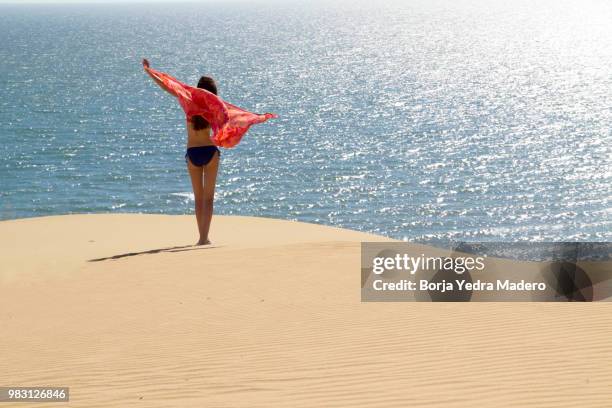 miradas de mujer - mujer stock-fotos und bilder