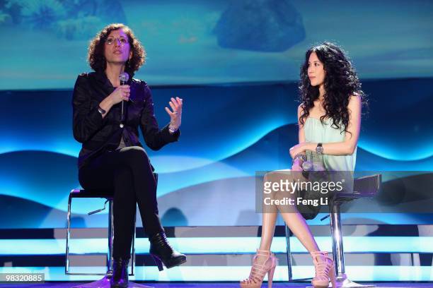 Liz Schimel, Global Head of Music, Nokia and China's singer Karen Mok attend the Nokia "Comes With Music" China Launch on April 8, 2010 in Beijing,...