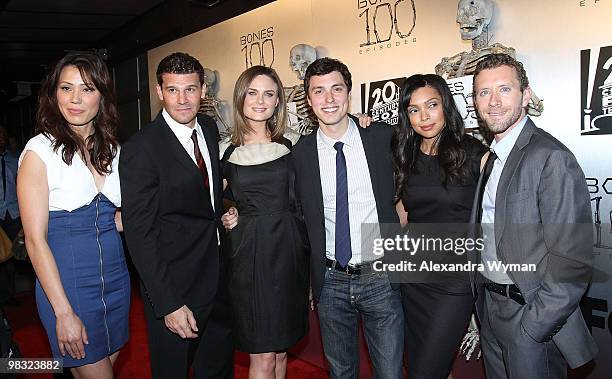 Michaela Conlin, David Borneanaz, Emily Deschanel, John Francis Daley, Tamara Taylor and TJ Thyne at The "Bones" 100th Episode Celebration on April...