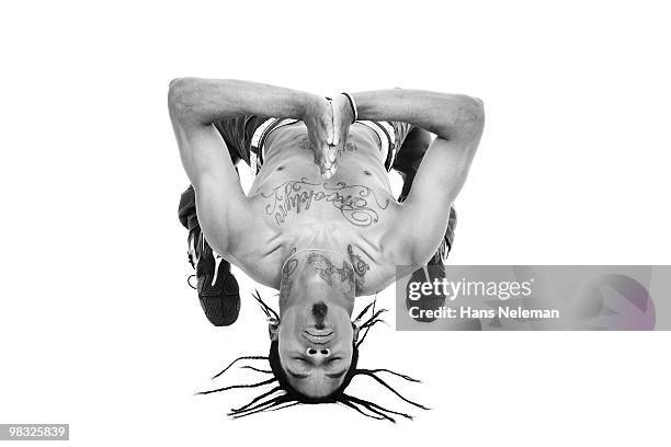 close-up of a hip hop dancer - terpsichore photos et images de collection