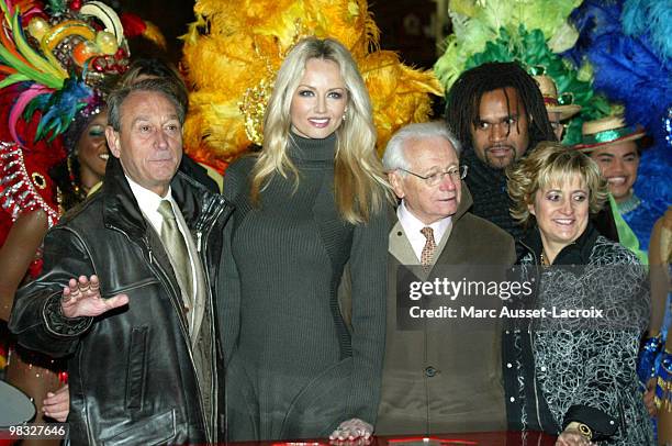 Adriana Karembeu, Bertrand Delanoe Mayor of Paris, with Jean Deleplanque President of the Committee Champs Elysees, and Christian Karembeu