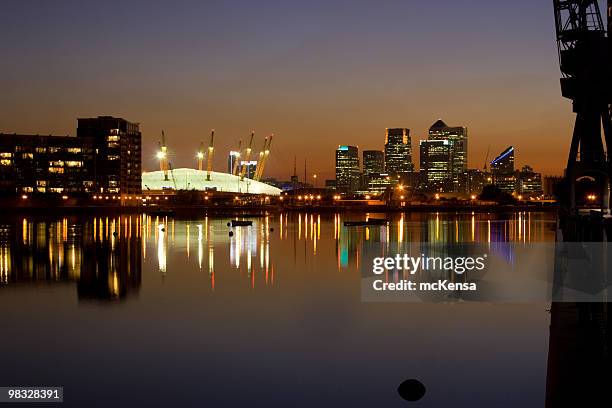 docklands, london and o2 arena - the o2 england 個照片及圖片檔