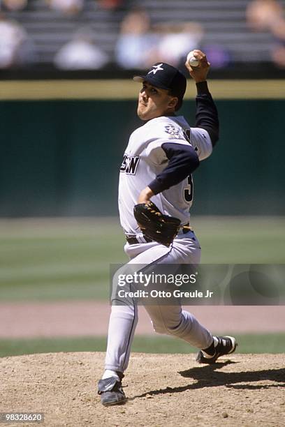 Xavier Hernandez of the Houston Astros pitches during the game against the San Francisco Giants at Candlestick Park on June 13, 1996 in San...