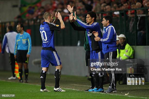Paolo Guerrero substitutes his team mate Mladen Petric of Hamburg during the UEFA Europa League quarter final second leg match between Standard Liege...