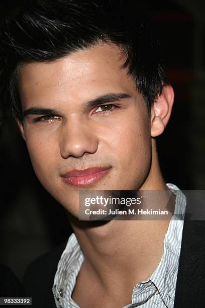 Actor Taylor Lautner attends the 'Soiree Ambassadeur' at Salon France-Ameriques on April 8, 2010 in Paris, France.