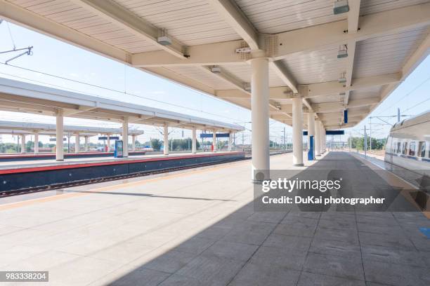 the high-speed rail - train platform bildbanksfoton och bilder