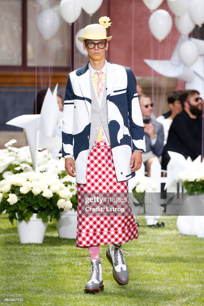 Thom Browne: Runway - Paris Fashion Week - Menswear Spring/Summer 2019