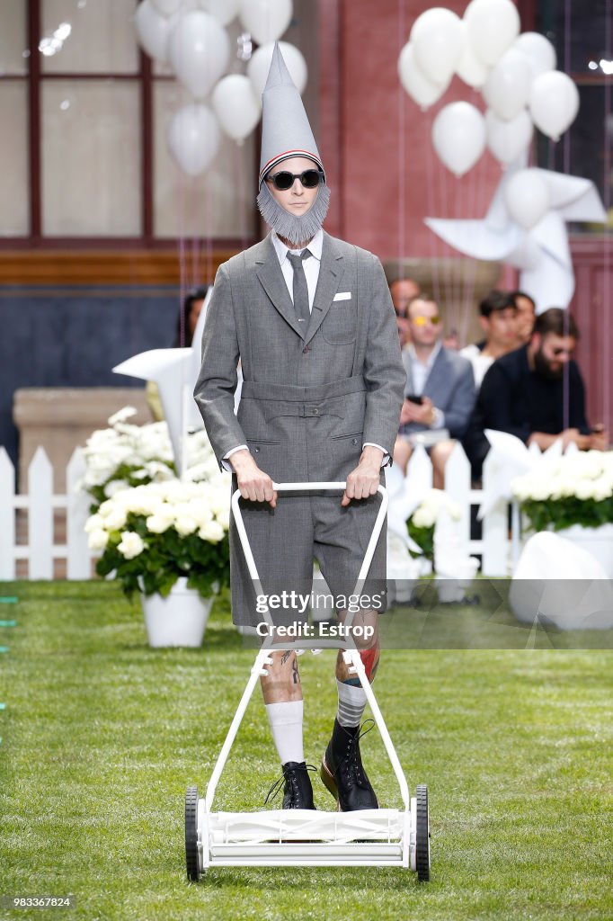 Thom Browne: Runway - Paris Fashion Week - Menswear Spring/Summer 2019