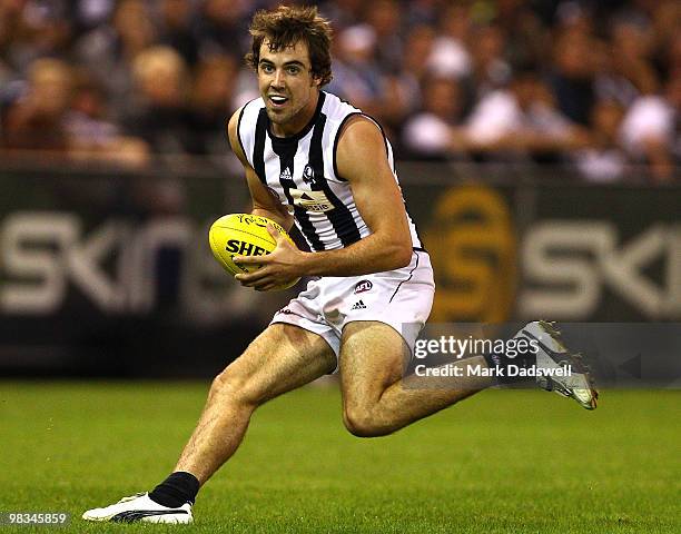 Steele Sidebottom of the Magpies gathers the ball during the round three AFL match between the St Kilda Saints and the Collingwood Magpies at Etihad...