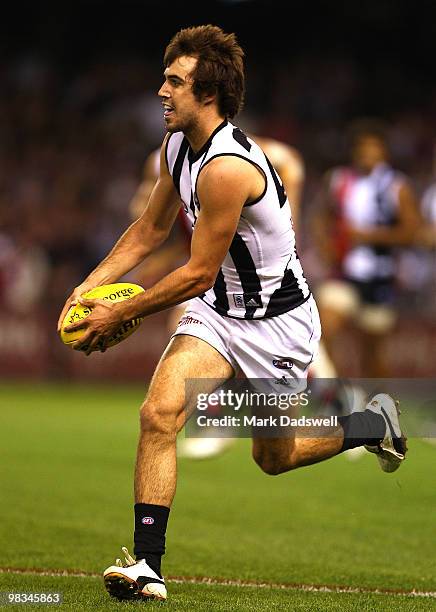 Steele Sidebottom of the Magpies looks for a teammate during the round three AFL match between the St Kilda Saints and the Collingwood Magpies at...