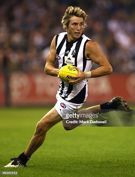 Dale Thomas of the Magpies gathers the ball during the round three AFL match between the St Kilda Saints and the Collingwood Magpies at Etihad...