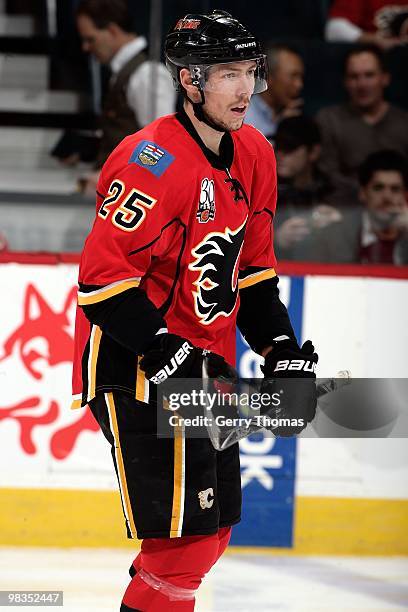 David Moss of the Calgary Flames skates against the Phoenix Coyotes on March 31, 2010 at Pengrowth Saddledome in Calgary, Alberta, Canada. The Flames...