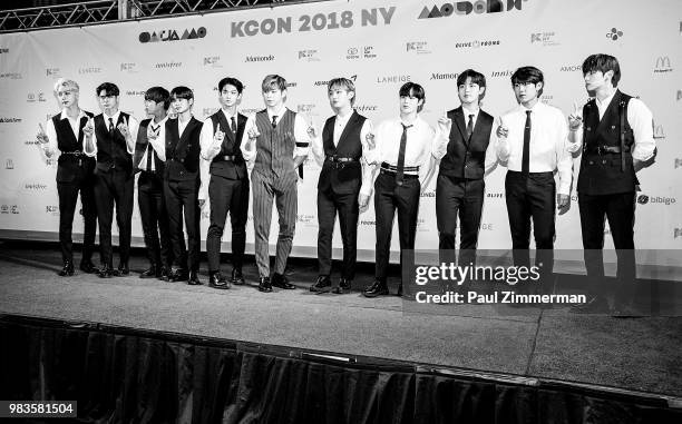 Kang Daniel, Park Ji Hoon, Lee Dae Hwi, Kim Jae Hwan, Ong Seongwu, Park Woo Jin, Lai Kuan Lin, Yoon Ji Sung, Bae Jin Young, Hwang Min Hyun, Ha Sung...