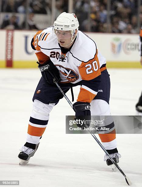 Sean Bergenheim of the New York Islanders prepares for a face-off against the Pittsburgh Penguins at Mellon Arena on April 8, 2010 in Pittsburgh,...