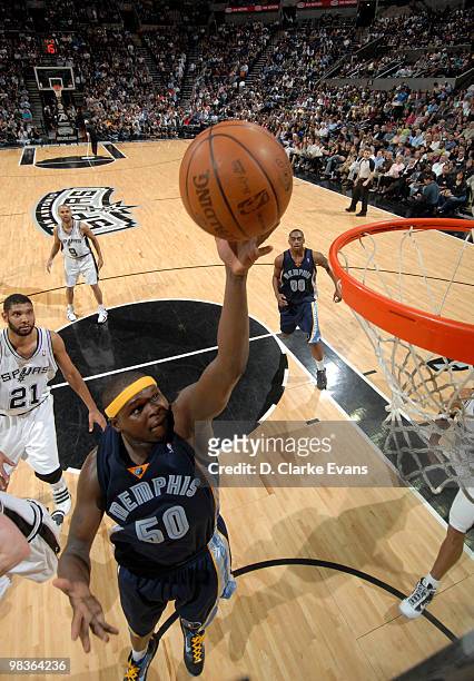 Zach Randolph of the Memphis Grizzlies shoots against the San Antonio Spurs on April 9, 2010 at the AT&T Center in San Antonio, Texas. NOTE TO USER:...