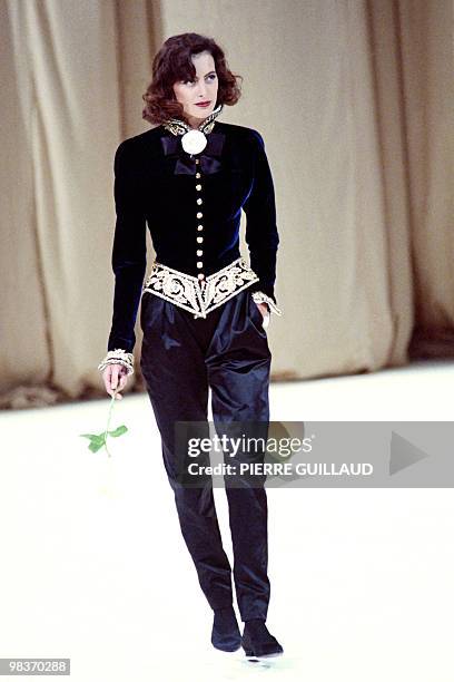 Super Model Ines Supermodel Ines De La Fressange Photos and Premium High Res Pictures ...