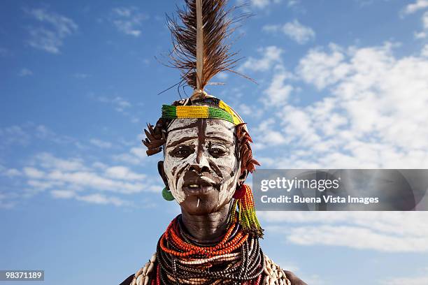 karo tribe woman - body art stockfoto's en -beelden