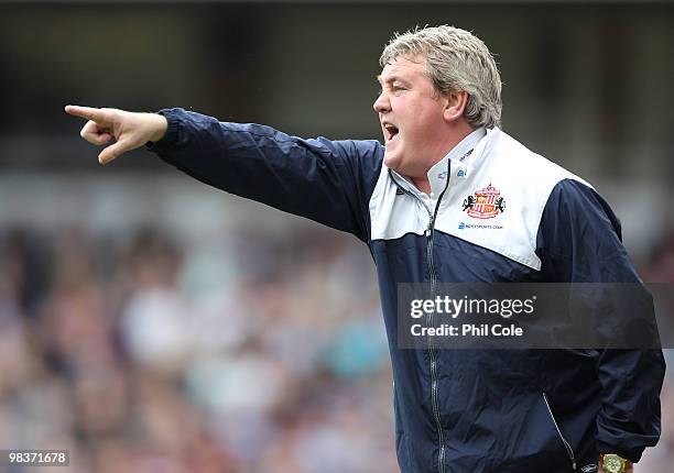 Steve Bruce Manager of Sunderland during the Barclays Premier League match between West Ham United and Sunderland at Upton Park on April 10, 2010 in...