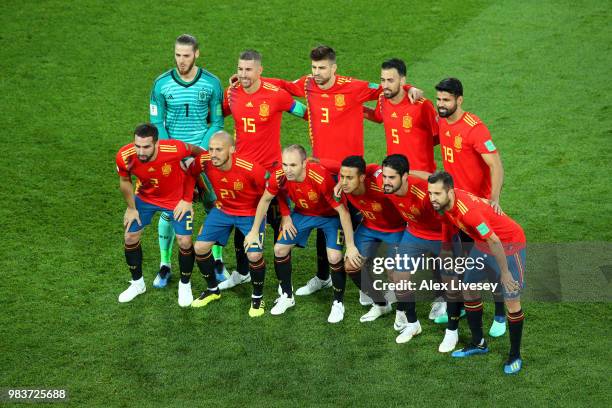 The Spain players pose for a team photo prior to the 2018 FIFA World Cup Russia group B match between Spain and Morocco at Kaliningrad Stadium on...
