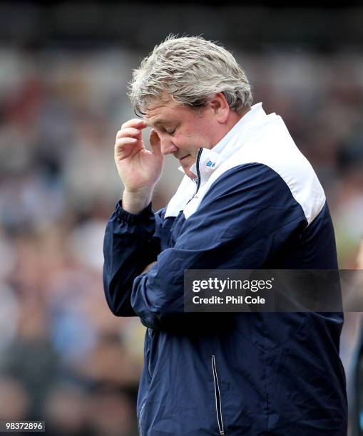 Steve Bruce Manager of Sunderland reacts as a goal chance is missed during the Barclays Premier League match between West Ham United and Sunderland...