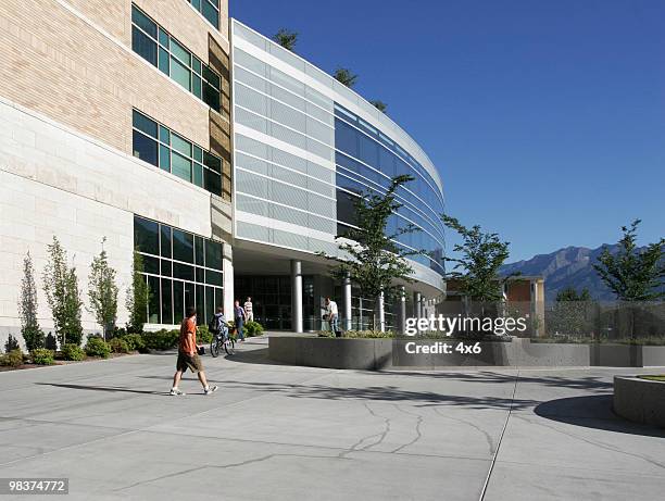 college / university campus - provo stockfoto's en -beelden