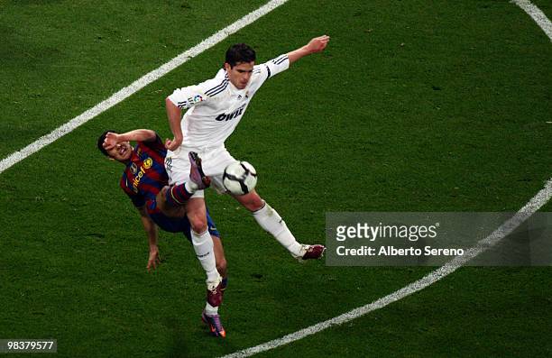 Fernando Gago of Real Madrid in action during the La Liga match between Real Madrid and Barcelona at Estadio Santiago Bernabeu on April 10, 2010 in...