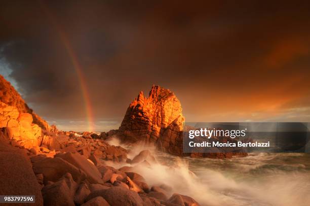 the pinnacles in phillip island - bertolazzi photos et images de collection