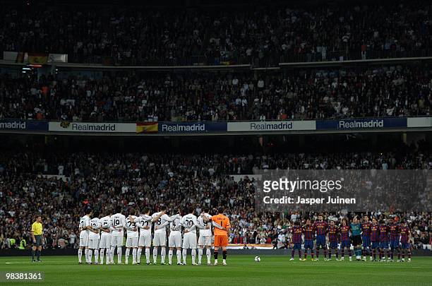 Real Madrid and Barcelona players observe a minute of silence for the victems of the plane crash that killed Poland�s president Lech Kaczynski, his...