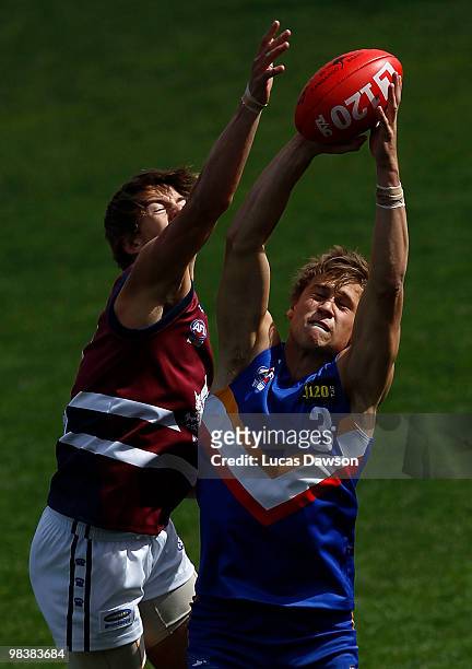 Keiran Harper of the Rangers takes a mark during the round three TAC Cup match between Eastern Rangers and Sandringham Dragons on April 11, 2010 in...