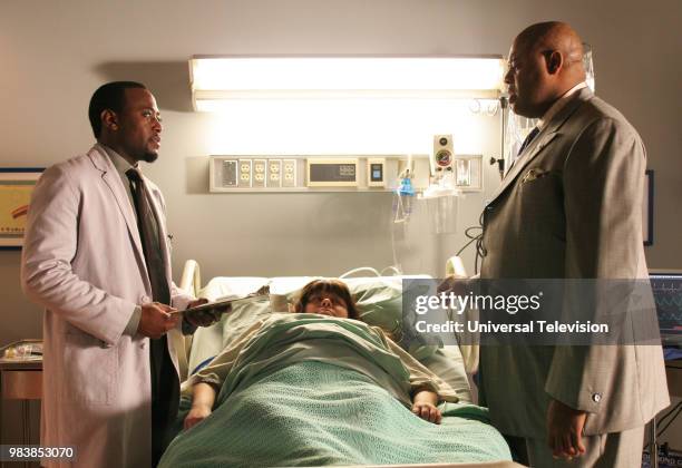 Heavy" Episode 16 -- Pictured: Omar Epps as Dr. Eric Foreman, Jennifer Stone as Jessica Simms, and Chi McBride as Edward Volger --