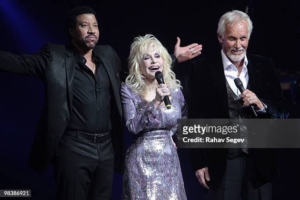 Ledyard, CT Lionel Richie, Dolly Parton and Kenny Rogers perform at Kenny Rogers : The First 50 Years at The MGM Grand at Foxwoods on April 10, 2010...