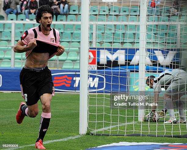 Javier Pastore of Palermo the equalizing goal during the Serie A match between US Citta di Palermo and AC Chievo Verona at Stadio Renzo Barbera on...