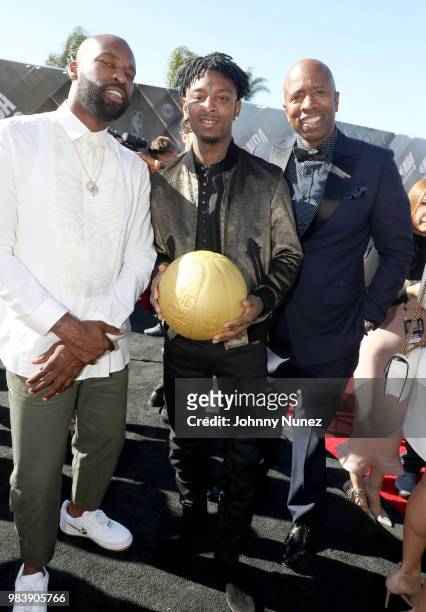 Baron Davis, 21 Savage and Kenny Smith attend 2018 NBA Awards at Barkar Hangar on June 25, 2018 in Santa Monica, California.