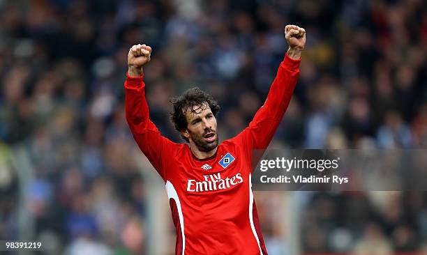 Ruud van Nistelrooy of Hamburg celebrates after the final whistle of the Bundesliga match between VfL Bochum and Hamburger SV at Rewirpower Stadium...