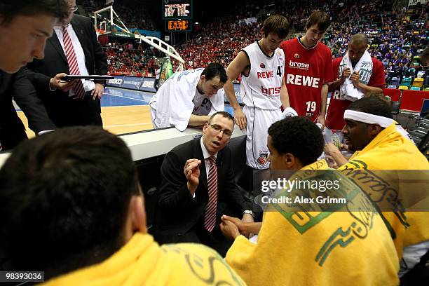 Head coach Chris Fleming of Brose Baskets talks to his team during the final between Deutsche Bank Skyliners Frankfurt and Brose Baskets Bamberg at...