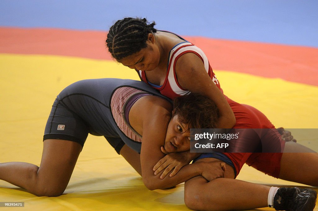 Panamanian Yarlenys Mendieta (L - silver