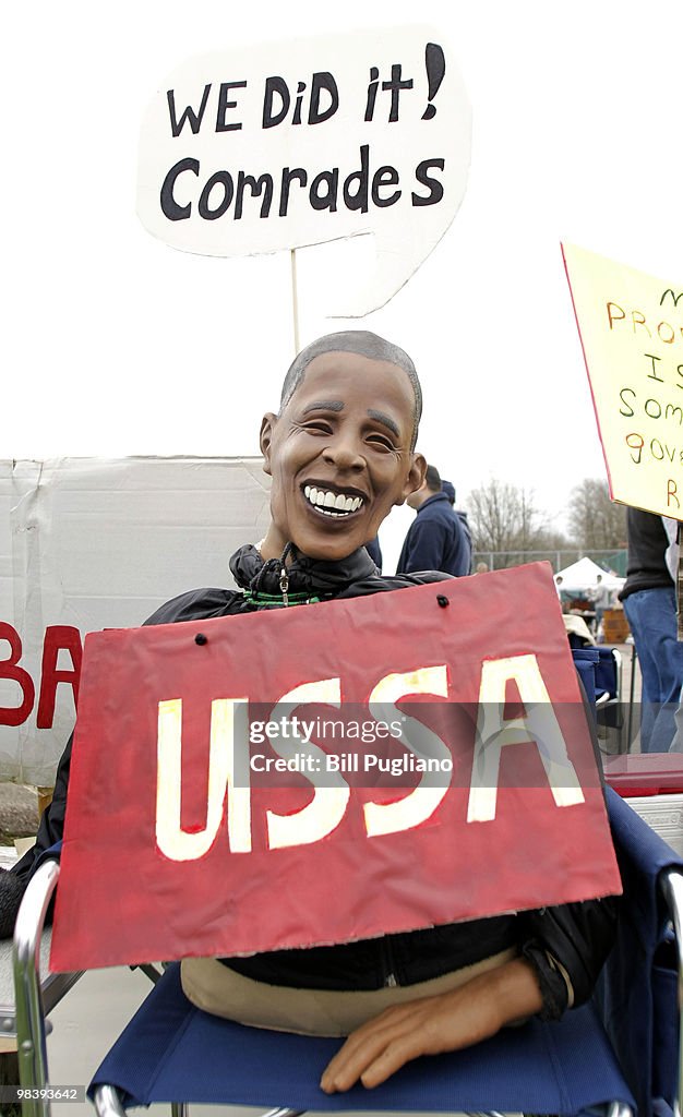 Tea Party Express Holds Rally In Detroit