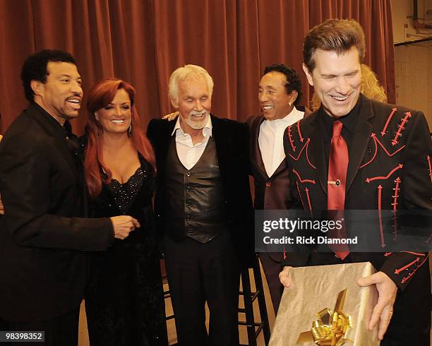 Singers/Songwriters Lionel Richie, Wynonna Judd, Honoree Kenny Rogers, Smokey Robinson and Chris Isaak Backstage at the Kenny Rogers: The First 50...