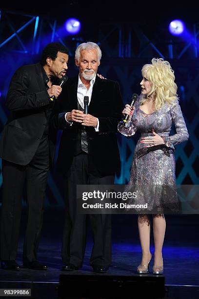 Recording Artists Lionel Richie, Dolly Parton and Honoree Kenny Rogers Perform at Kenny Rogers: The First 50 Years show at the MGM Grand at Foxwoods...