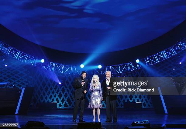 Recording Artists Lionel Richie, Dolly Parton and Honoree Kenny Rogers Perform at Kenny Rogers: The First 50 Years show at the MGM Grand at Foxwoods...