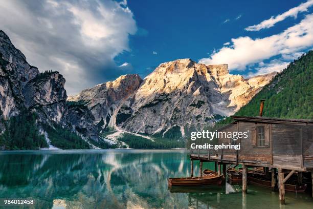 lake braies / pragsersee in south tirol - pragser wildsee stock pictures, royalty-free photos & images