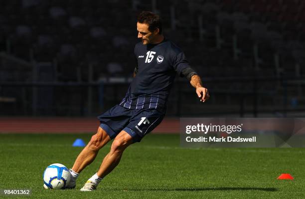 Tom Pondeljak of the Victory passes the ball during a Melbourne Victory A-League training session at Olympic Park on April 12, 2010 in Melbourne,...