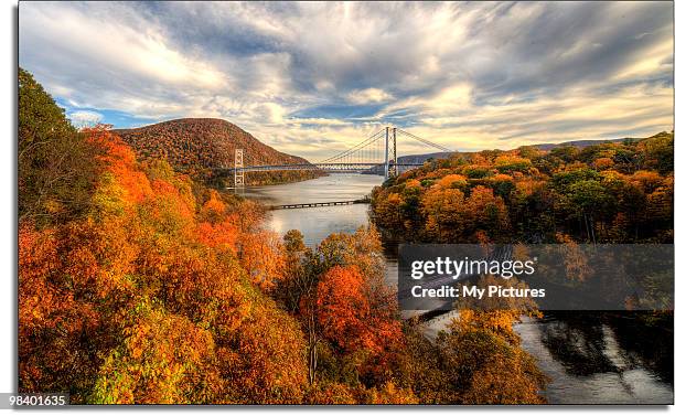 bear mountain bridge - hudson river stock pictures, royalty-free photos & images