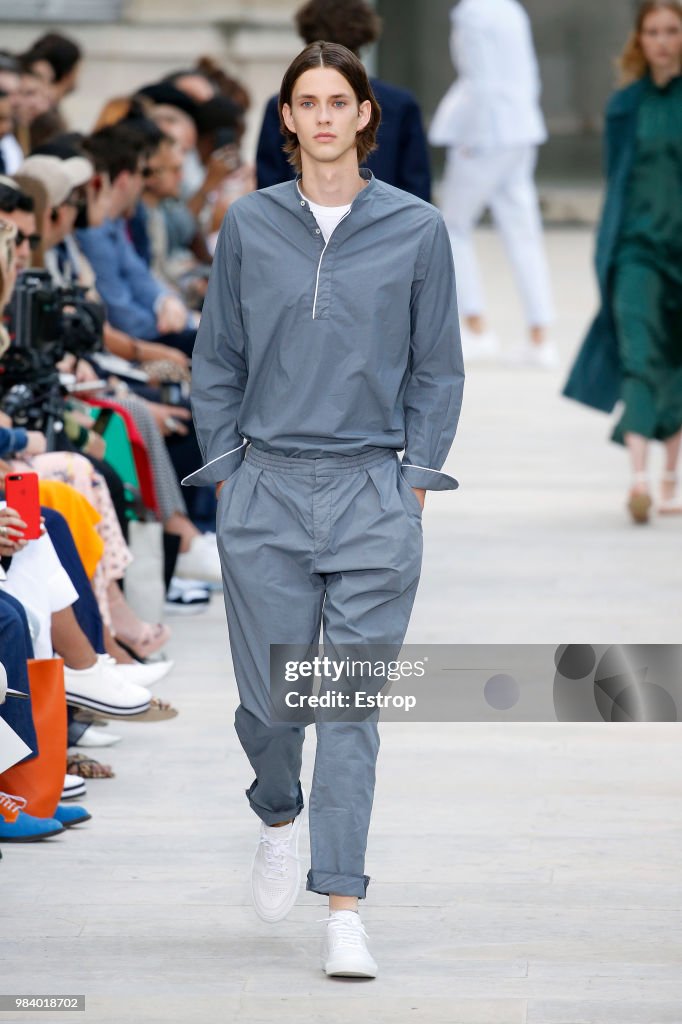 Officine Generale: Runway - Paris Fashion Week - Menswear Spring/Summer 2019